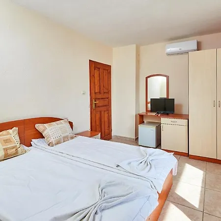 Къща за гости бор Поморие