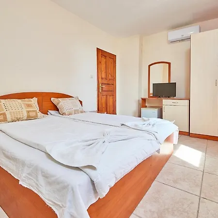 бор Къща за гости 3*